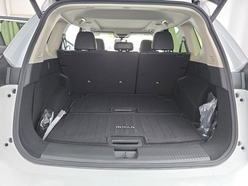 New 2026 Nissan Rogue Platinum AWD/4WD image 12