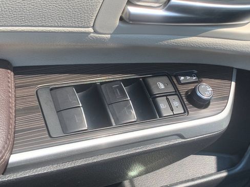 Used 2024 Toyota Sienna Platinum AWD/4WD image 14