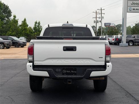 Used 2022 Toyota Tacoma TRD Off-Road w/ Technology Package AWD/4WD image 4