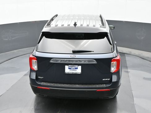 Used 2022 Ford Explorer XLT image 36