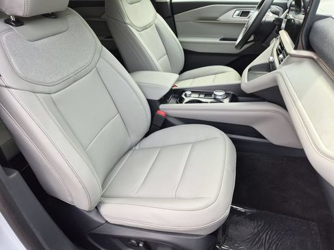 New 2026 Ford Explorer Active AWD/4WD image 21