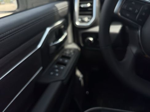 New 2026 RAM 2500 Laramie AWD/4WD image 40