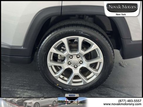 Used 2023 Jeep Compass Latitude w/ Sun and Sound Group AWD/4WD image 6