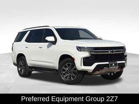 Used 2022 Chevrolet Tahoe Z71 w/ Luxury Package AWD/4WD image 2