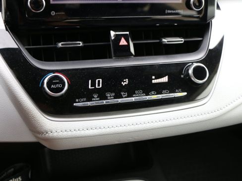 Used 2021 Toyota Corolla SE FWD image 20