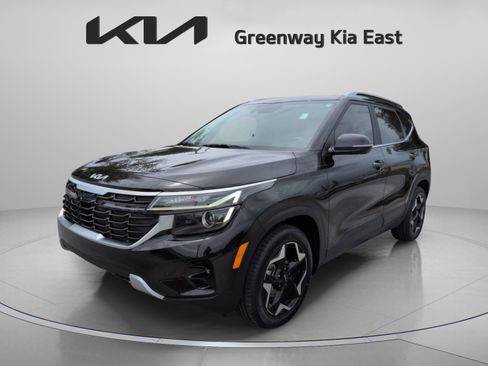 Certified 2024 Kia Seltos EX FWD image 10
