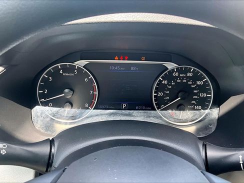 Used 2025 Nissan Altima 2.5 SV FWD image 26