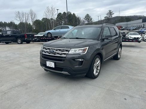 Certified 2018 Ford Explorer XLT w/ Equipment Group 202A image 7