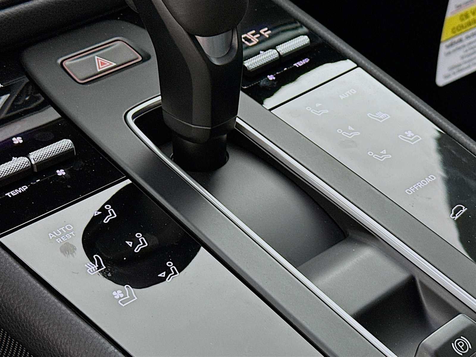 Used 2026 Porsche Macan AWD/4WD image 21