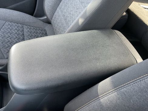 Used 2024 Chevrolet Equinox LT image 47