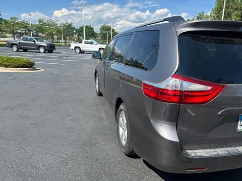 Used 2016 Toyota Sienna LE FWD image 5