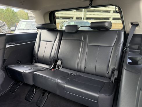 Used 2024 Ford Expedition XLT image 14