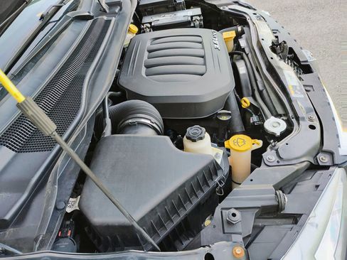 Used 2019 Dodge Grand Caravan SXT image 24