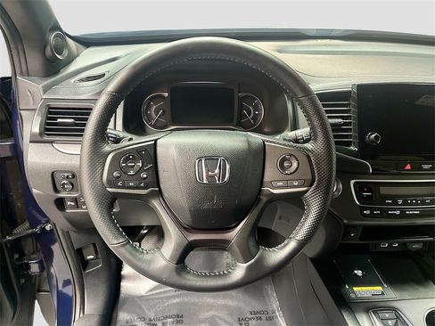 Used 2025 Honda Passport EX-L image 11