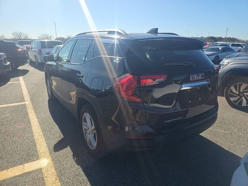 Used 2018 GMC Terrain SLE w/ Driver Convenience Package image 10