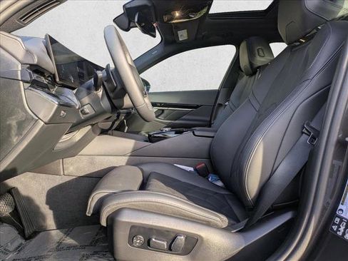 Used 2025 BMW 530i xDrive w/ Premium Package image 19