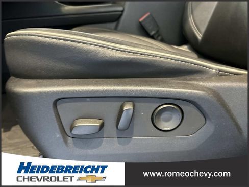 Used 2023 GMC Yukon SLT w/ SLT Premium Package AWD/4WD image 14