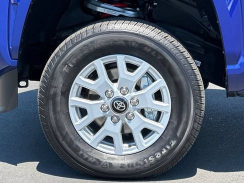 Used 2025 Toyota Tacoma SR5 AWD/4WD image 26