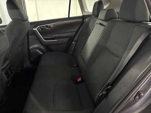 Used 2024 Toyota RAV4 LE FWD image 15