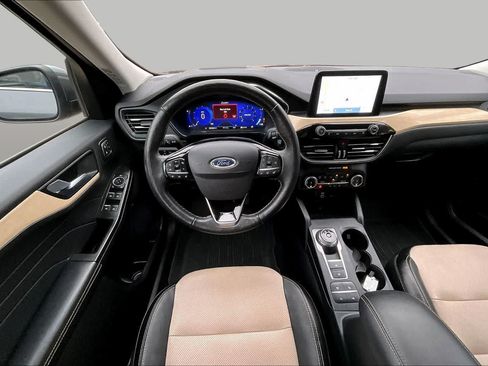 Used 2022 Ford Escape Titanium w/ Titanium Elite Package AWD/4WD image 6