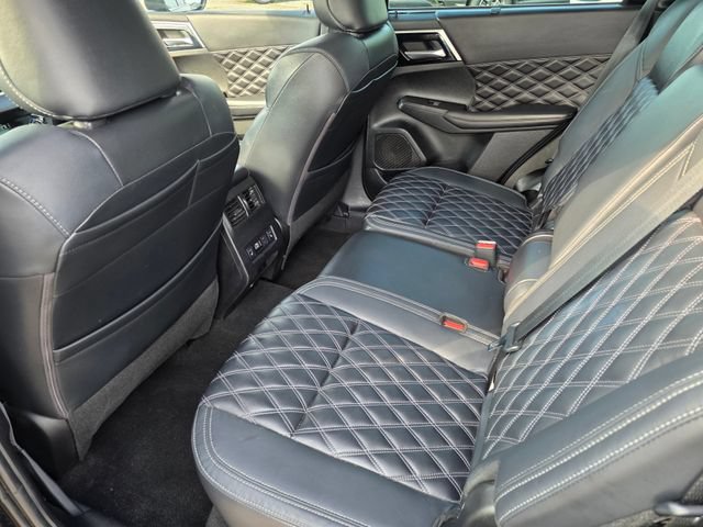 Used 2023 Mitsubishi Outlander SEL Black Edition AWD/4WD image 36