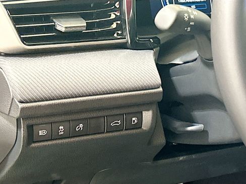 Used 2026 Toyota Camry SE w/ Multimedia Upgrade Package FWD image 8