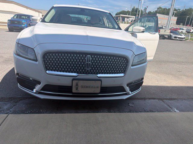 Used 2017 Lincoln Continental Premiere FWD image 16