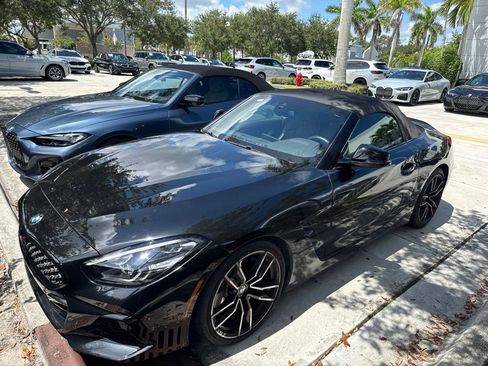 Used 2022 BMW Z4 M40i w/ Driving Assistance Package RWD image 2