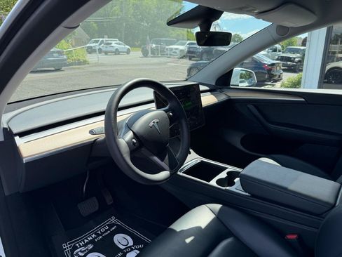 Used 2023 Tesla Model Y Long Range AWD/4WD image 10