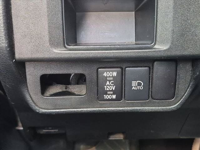 Used 2018 Toyota Tacoma TRD Off-Road AWD/4WD image 16