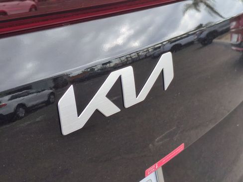New 2026 Kia Carnival LXS FWD image 30