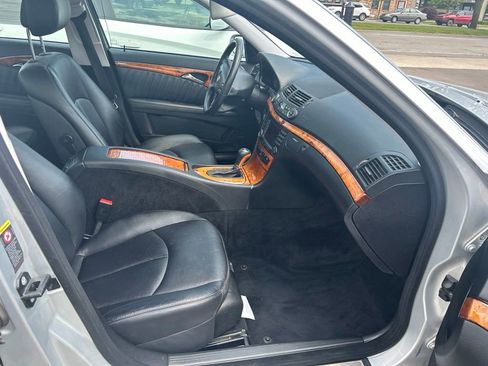Used 2007 Mercedes-Benz E 350 4MATIC Sedan image 15