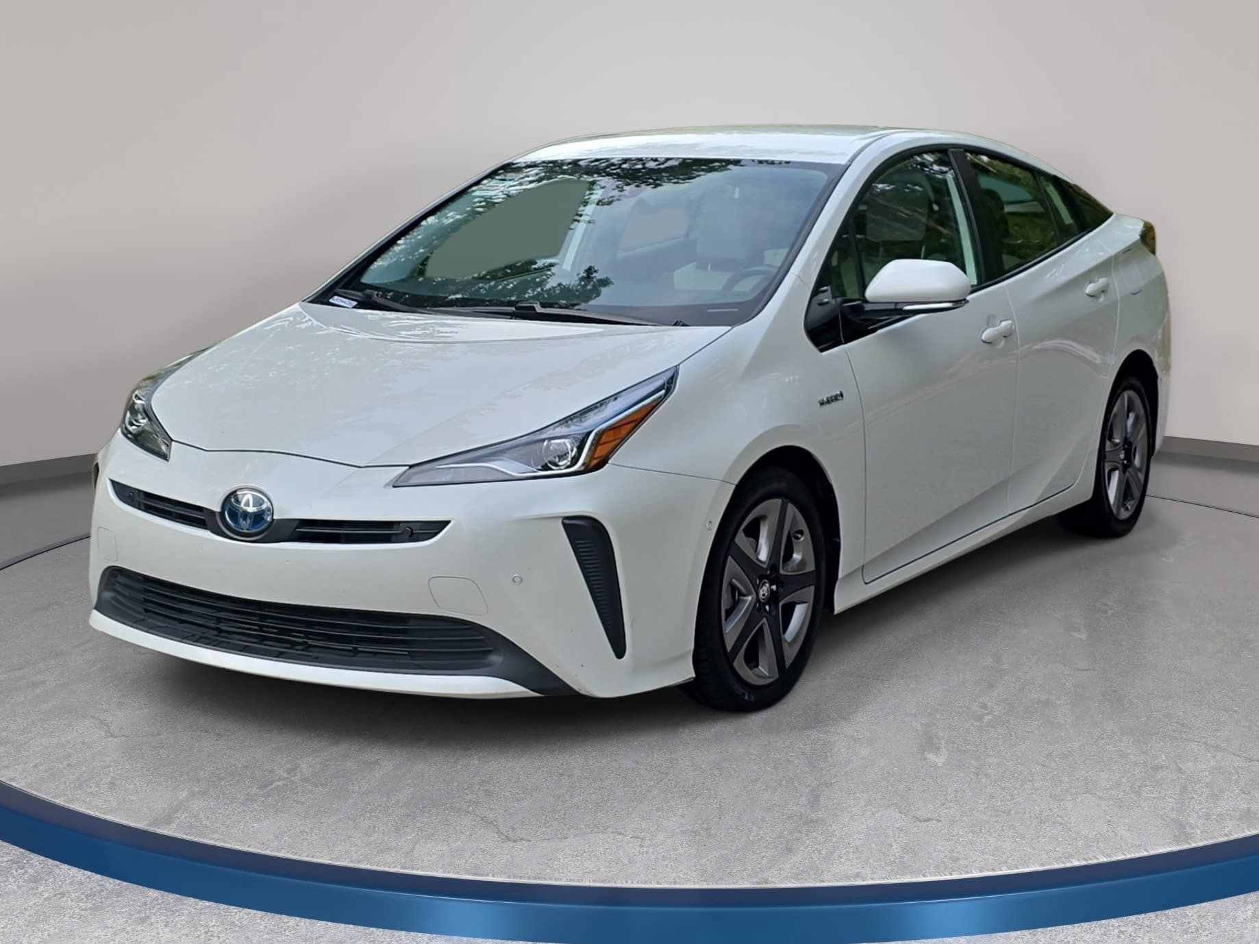 Used 2019 Toyota Prius XLE FWD image 1