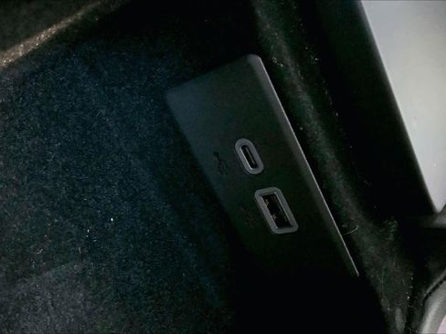 Used 2025 Chevrolet Corvette Stingray Convertible w/ 1LT image 29