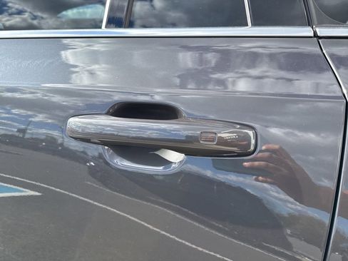 Used 2025 Volvo XC90 B6 Ultra image 11