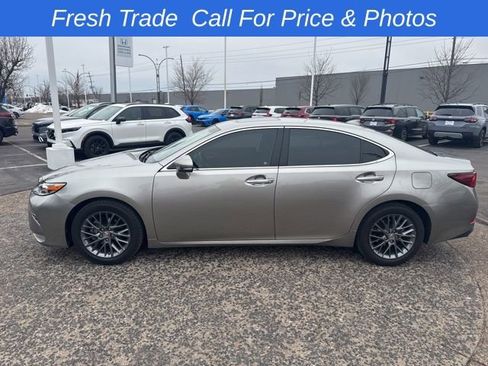 Used 2018 Lexus ES 350 w/ Navigation System Package image 3