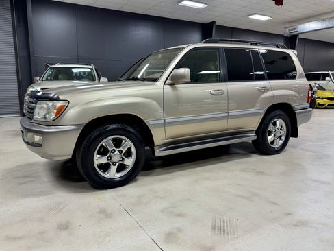 Used 2006 Toyota Land Cruiser image 24