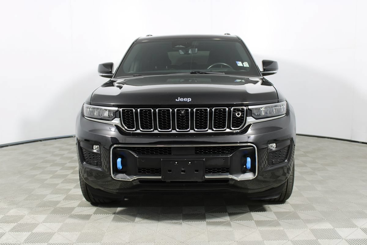 Used 2023 Jeep Grand Cherokee Overland w/ Advanced Protech Group III AWD/4WD image 38