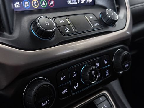 Used 2022 GMC Acadia Denali w/ Denali Ultimate Package FWD image 59