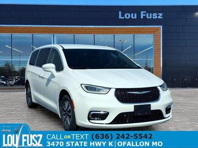 Used 2022 Chrysler Pacifica Touring-L
