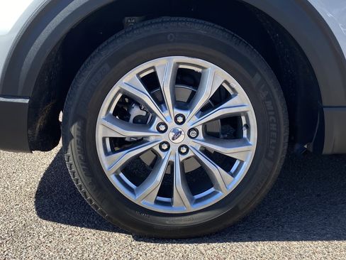 Used 2023 Ford Explorer XLT w/ Equipment Group 202A image 9