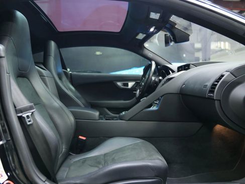 Used 2017 Jaguar F-TYPE Coupe image 31