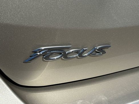 Used 2017 Ford Focus Electric Hatchback FWD image 12