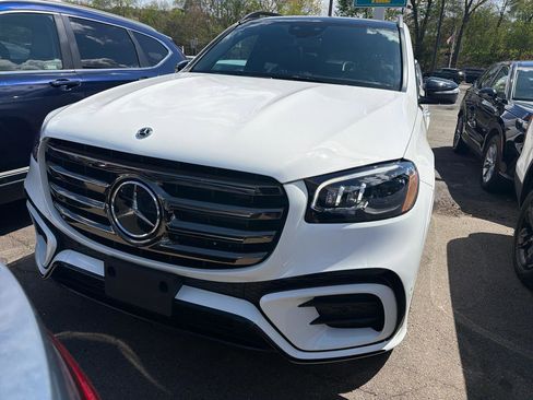 Used 2025 Mercedes-Benz GLS 450 4MATIC image 17