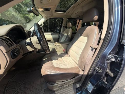 Used 2005 Ford Explorer Eddie Bauer RWD image 9