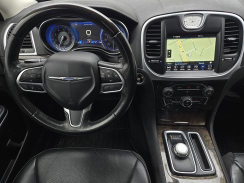 Used 2019 Chrysler 300 Limited image 28