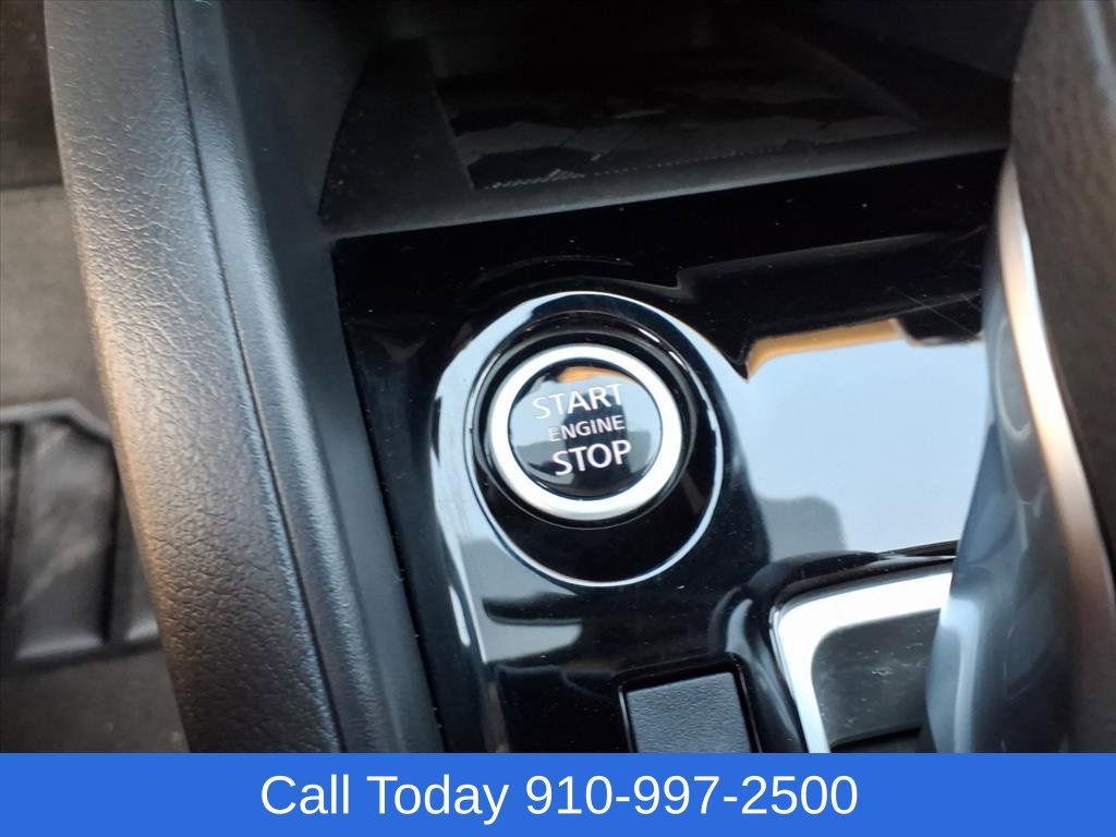 Used 2025 Nissan Versa SR w/ Trunk Package FWD image 20