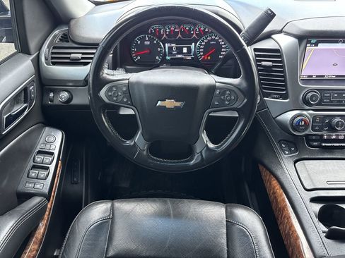 Used 2019 Chevrolet Suburban Premier image 13
