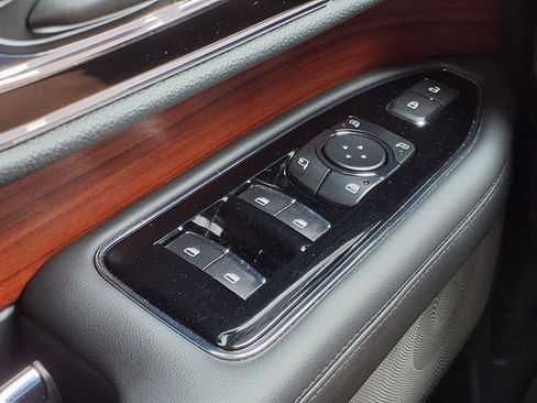 Used 2024 Lincoln Navigator Reserve AWD/4WD image 12