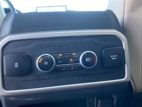 Used 2022 Ford Expedition Limited image 18